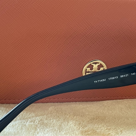 OVERSIZED SQUARE LOGO SUNGLASSES - Picture 5 of 6